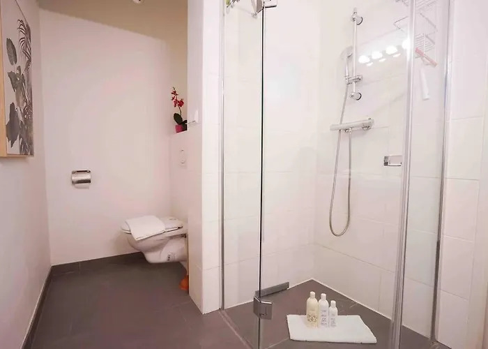 Modern Living In Center - Fully Equipped